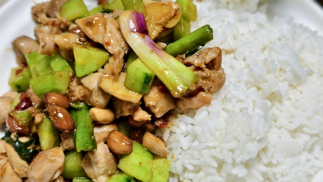 【中餐厅】亮大厨教做宫保鸡丁『多图详解』