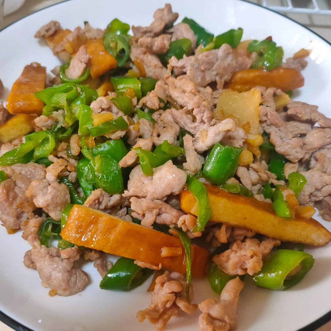 老妈版青椒肉丝【简单好吃】