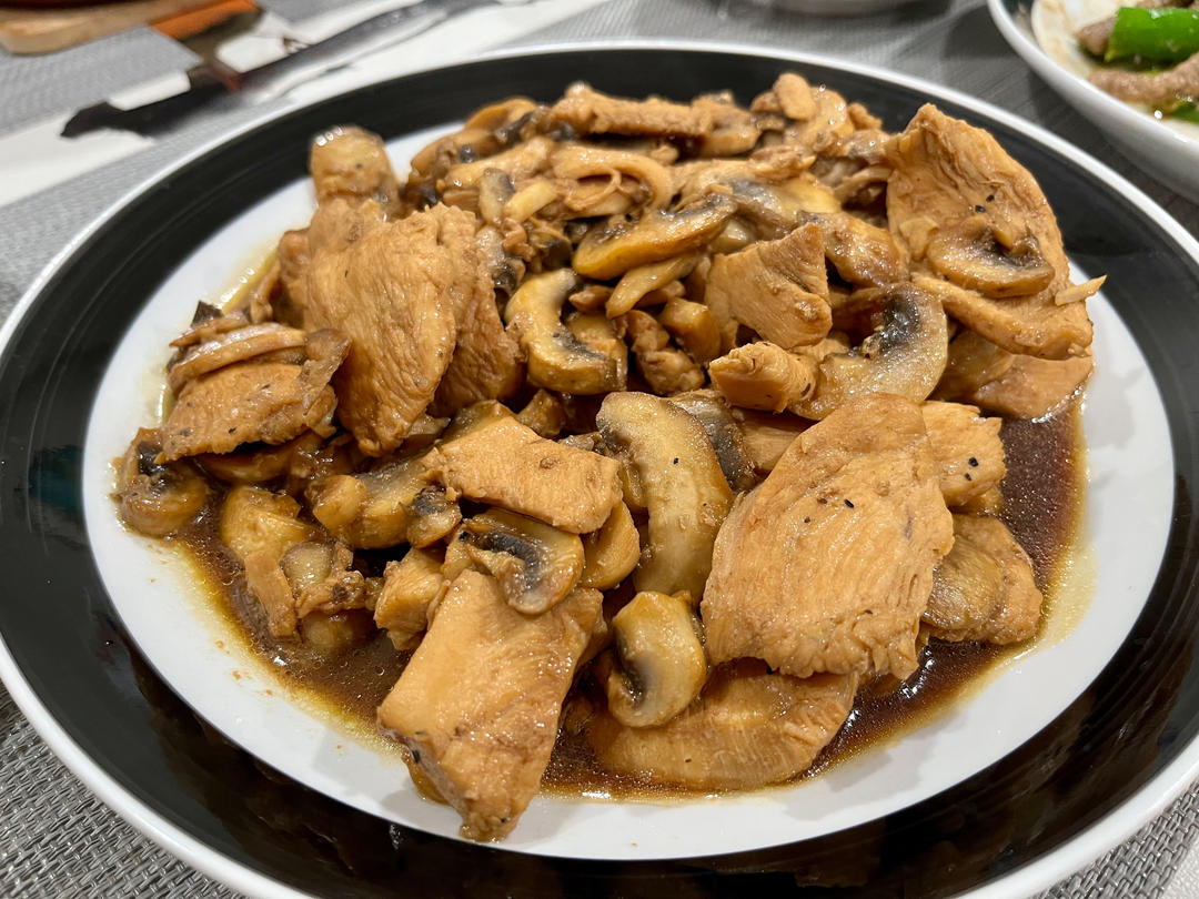 嫩滑不柴❗️爆好吃的黑椒口蘑炒鸡胸肉～绝了