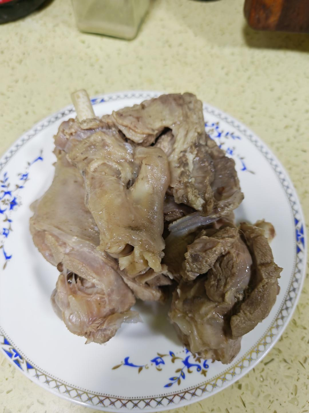 羊腿两吃：烤羊腿&白萝卜羊肉汤