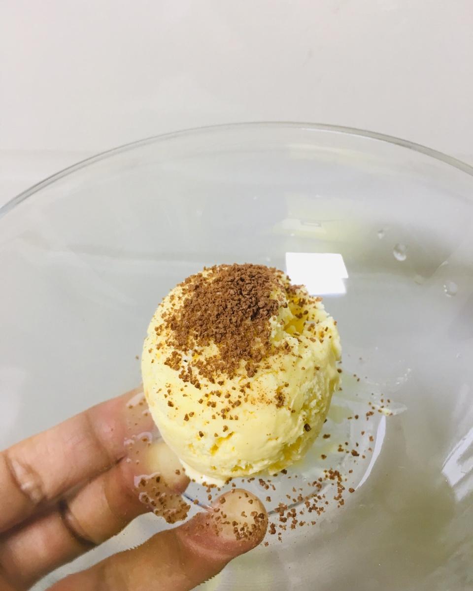 适合小朋友的冰淇淋（介意生鸡蛋的进）消耗淡奶油的好办法