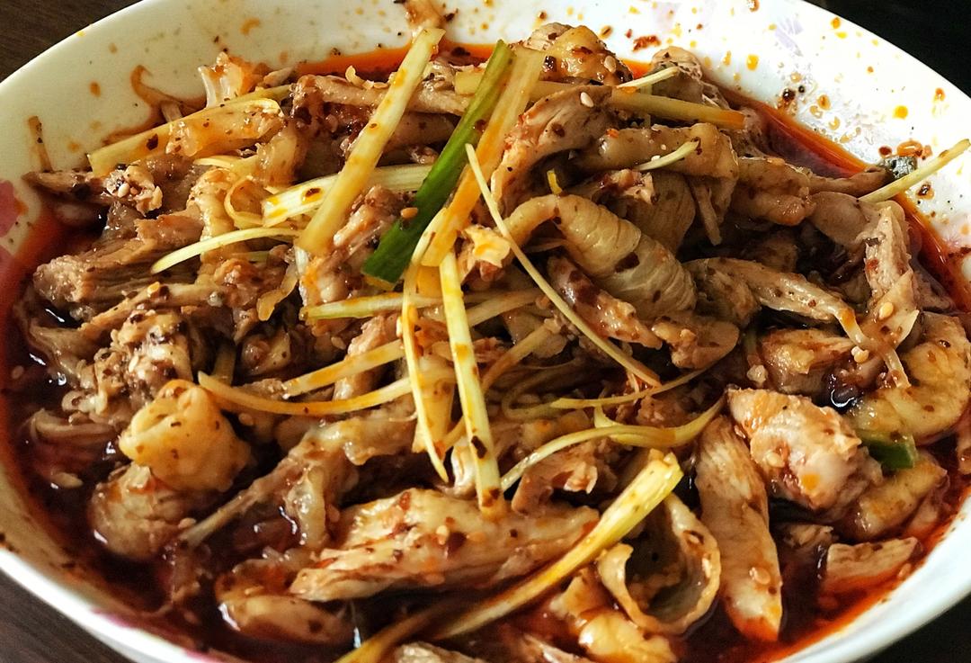 喜感的怪叔叔有只胖鸡仔做的四川红油凉拌鸡