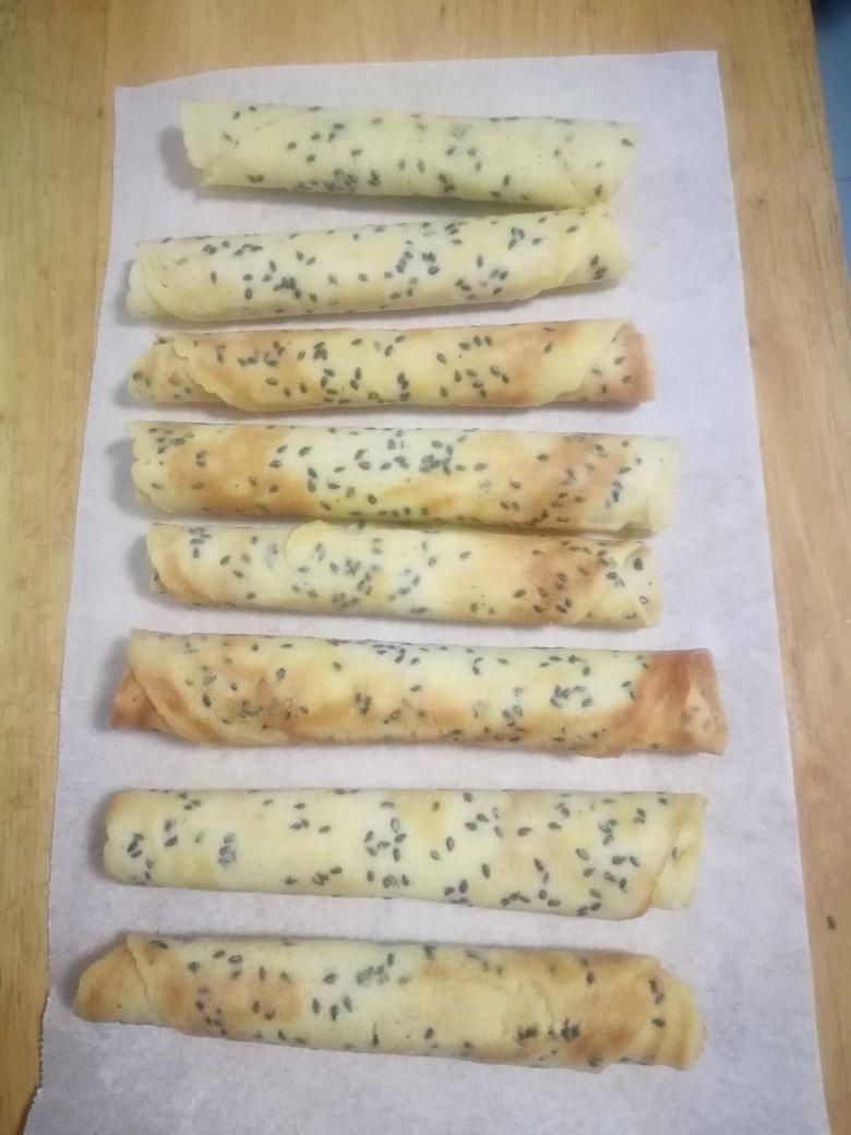 鸡蛋卷，平底锅就能做，酥到掉渣