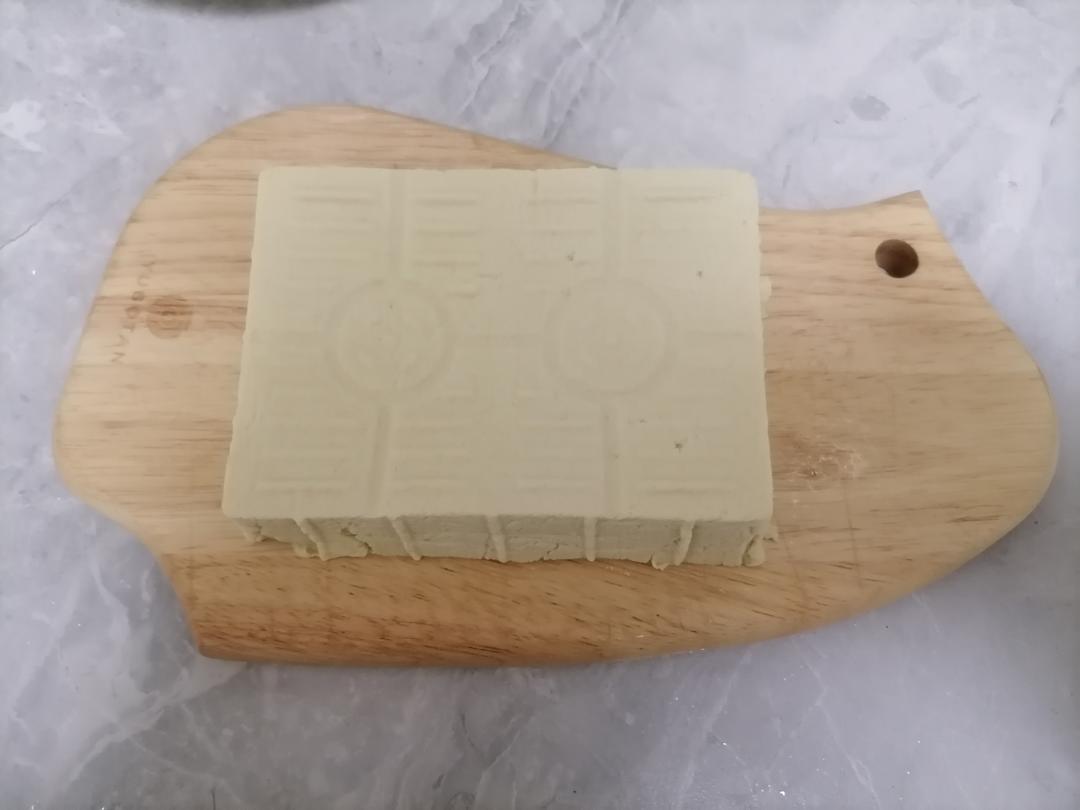 自己做香滑细嫩的卤水豆腐