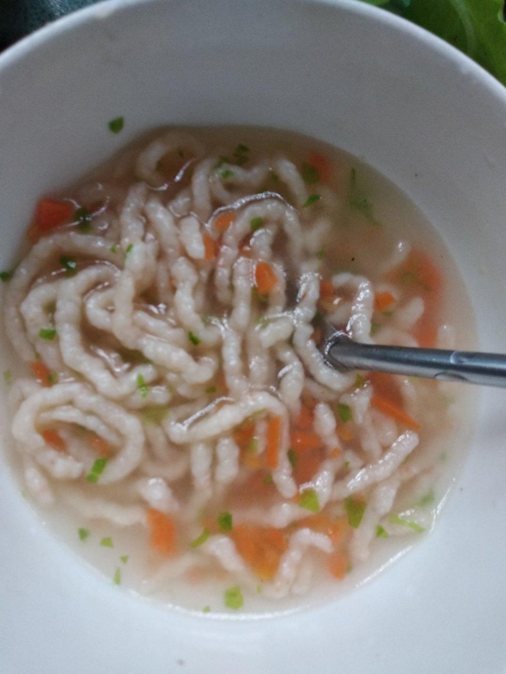 宝宝辅食一岁时蔬虾滑面线