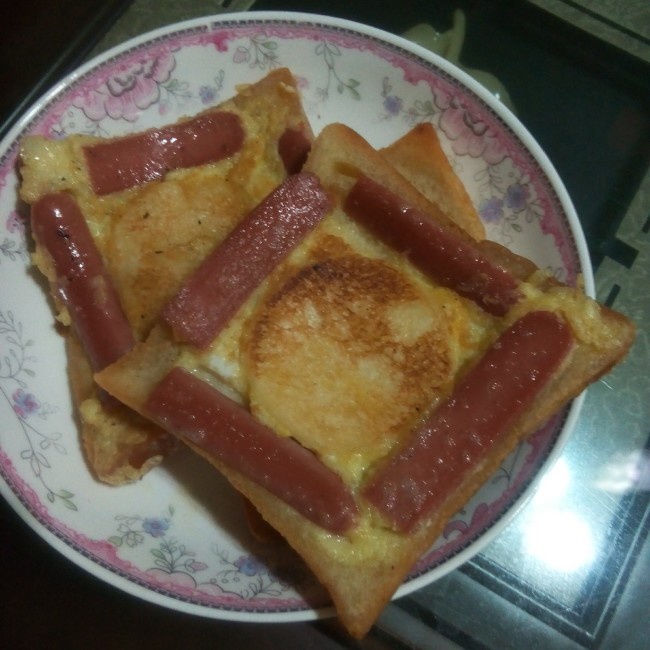 荷包蛋土司
