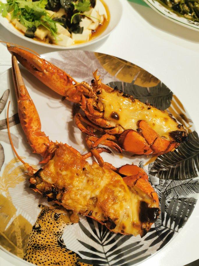蒜蓉芝士焗波士顿龙虾