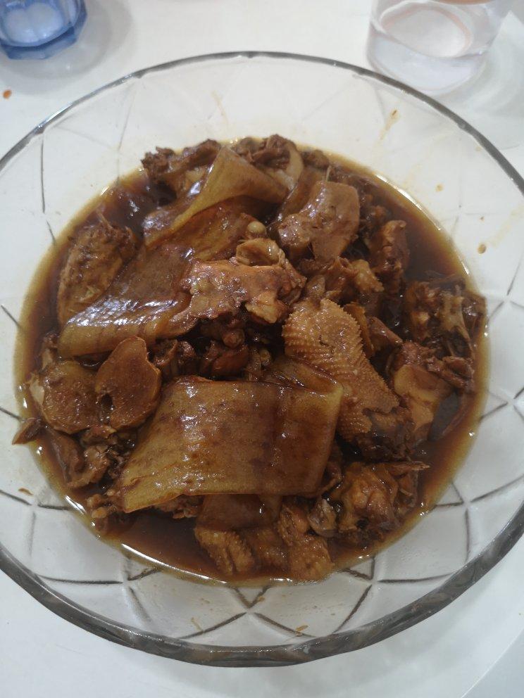 红烧三黄鸡(简单做法，做出来大概就这个样)