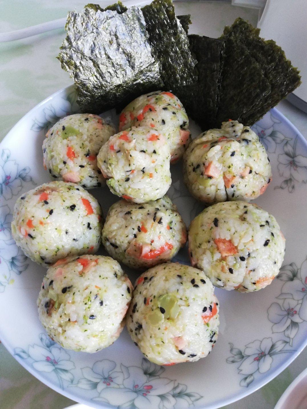 西兰花芝麻饭团【春游踏青】