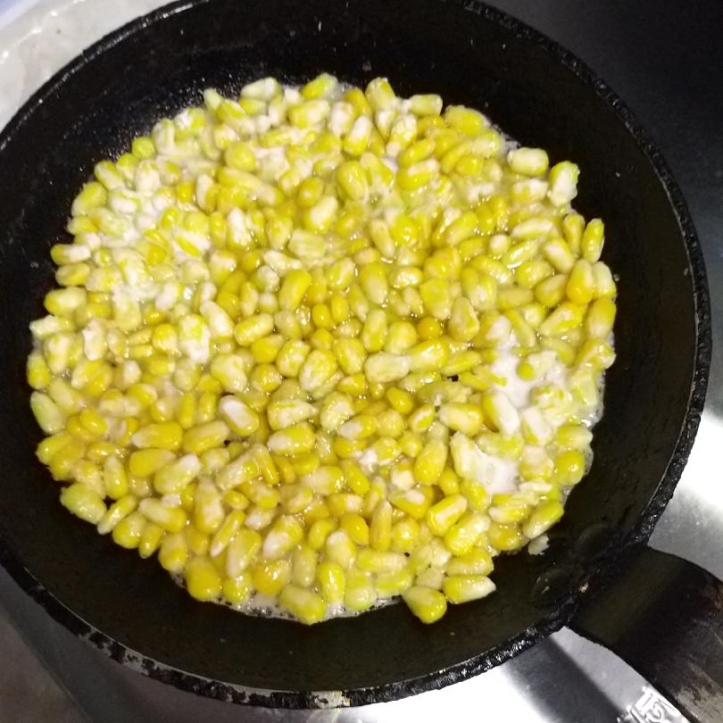 金黄🌽玉米烙💕少油易成型哦的做法 步骤7