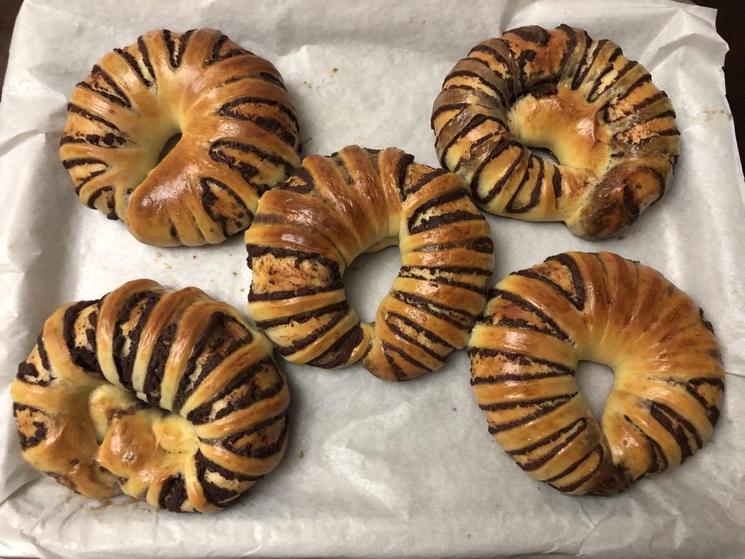 简单易学的红豆沙面包圈