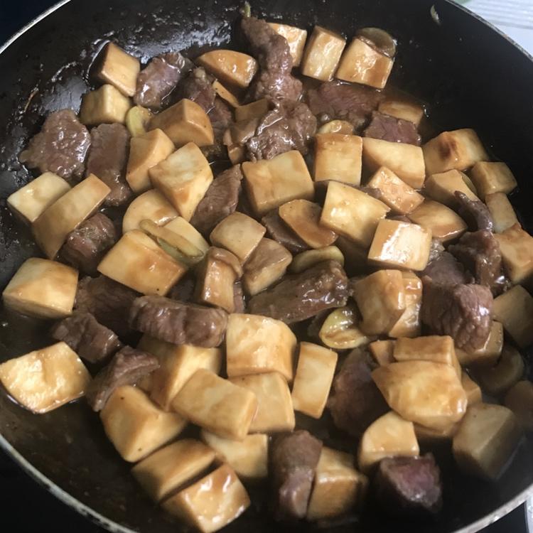 杏鲍菇炒牛肉粒