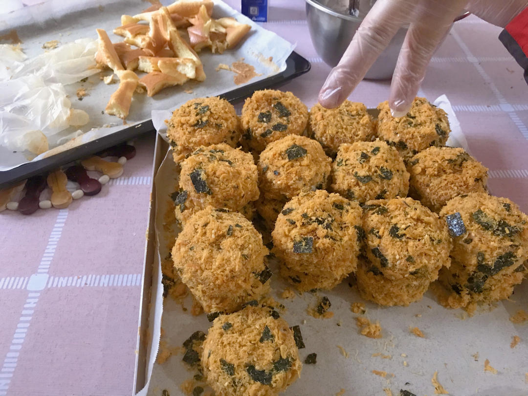 美味海苔肉松小贝