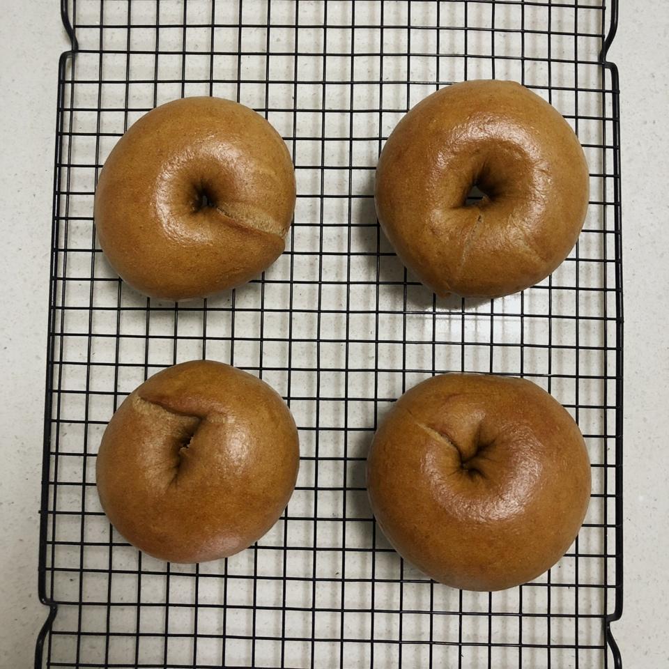 无油低糖的健康主食面包：芝麻贝果