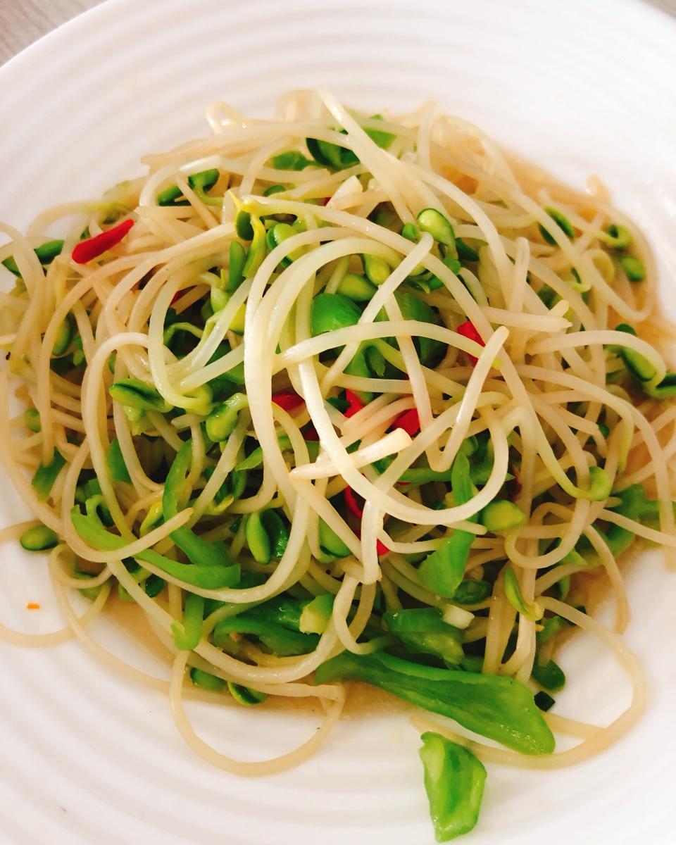 素炒黄豆芽