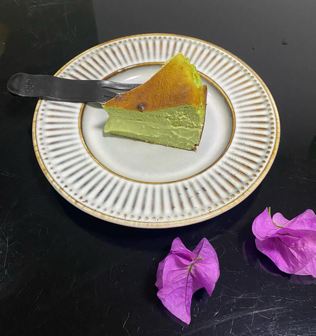 开心果巴斯克芝士蛋糕