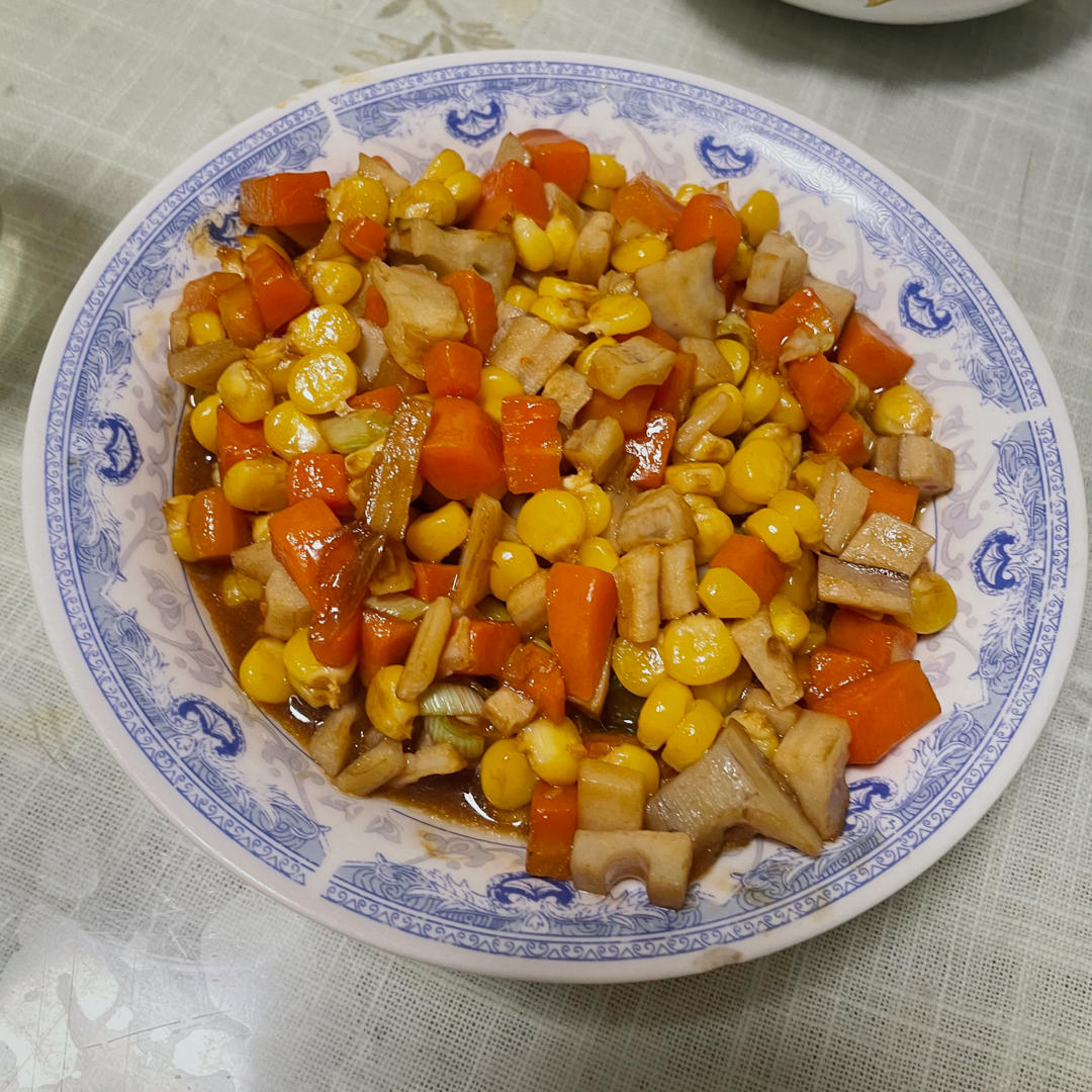 素炒三丁（莲藕，玉米，胡萝卜）