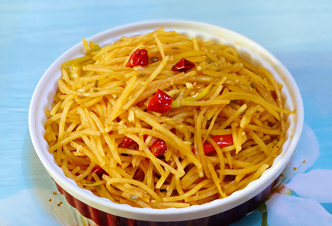 唉呦喂iv6y做的酸辣土豆丝