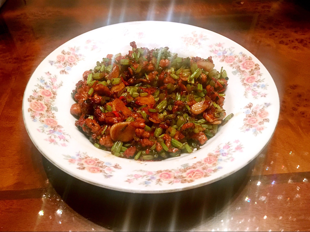 芹菜牛肉末「下饭神器」