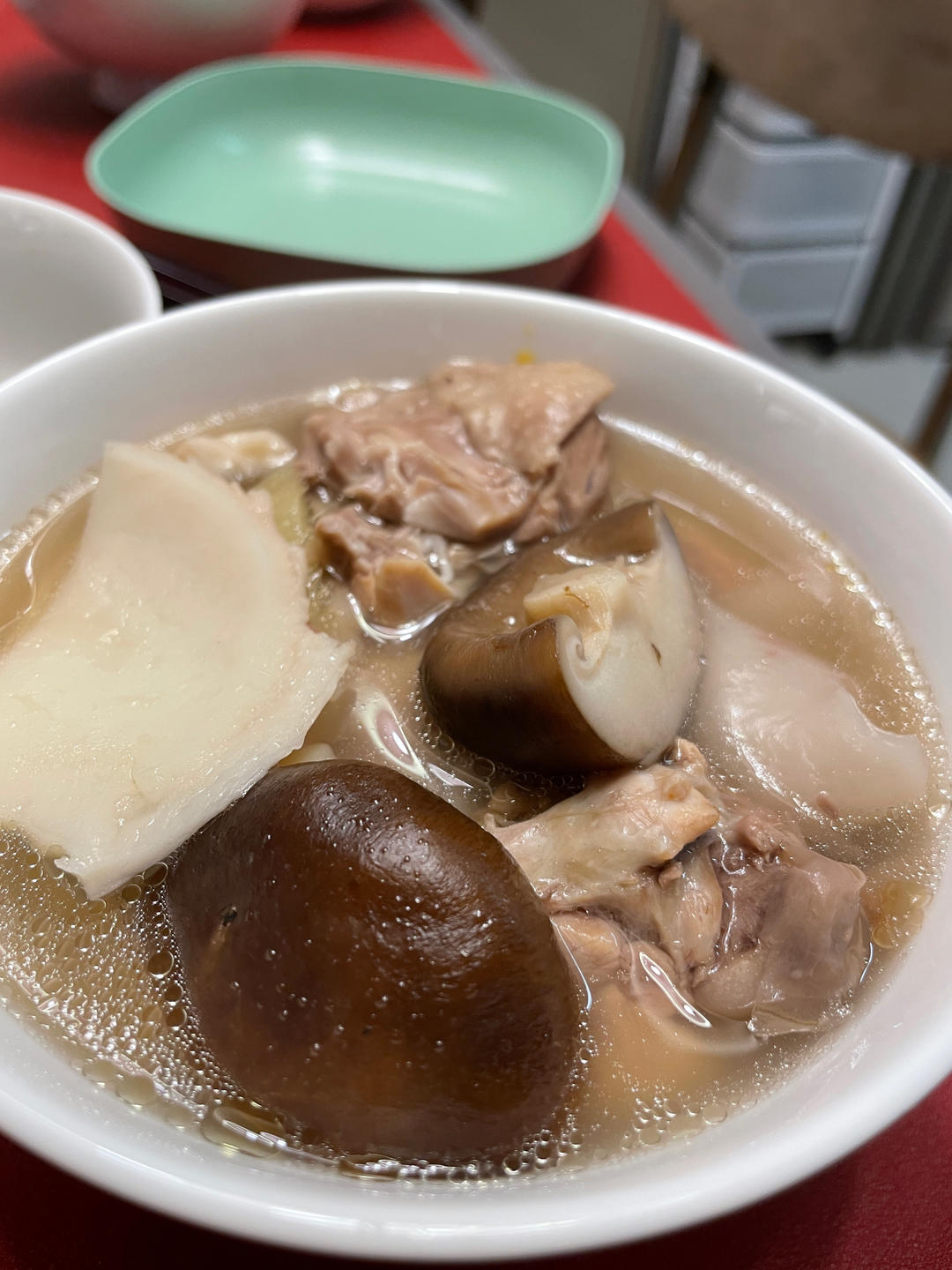鲜甜椰肉炖鸡腿