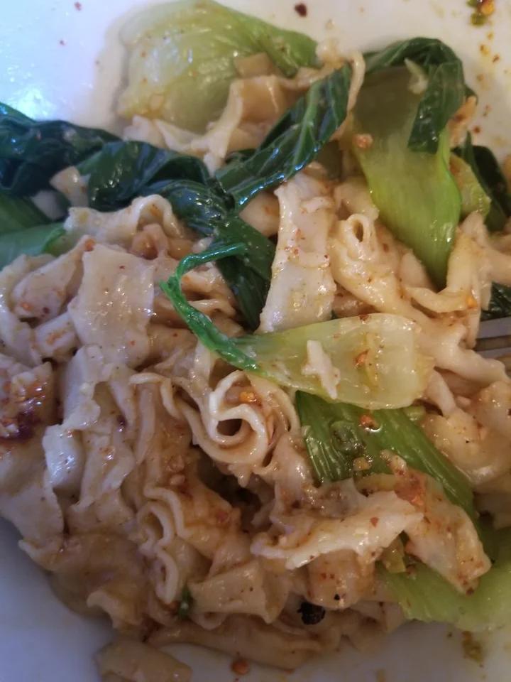 十分钟就能吃上的超简单油泼面