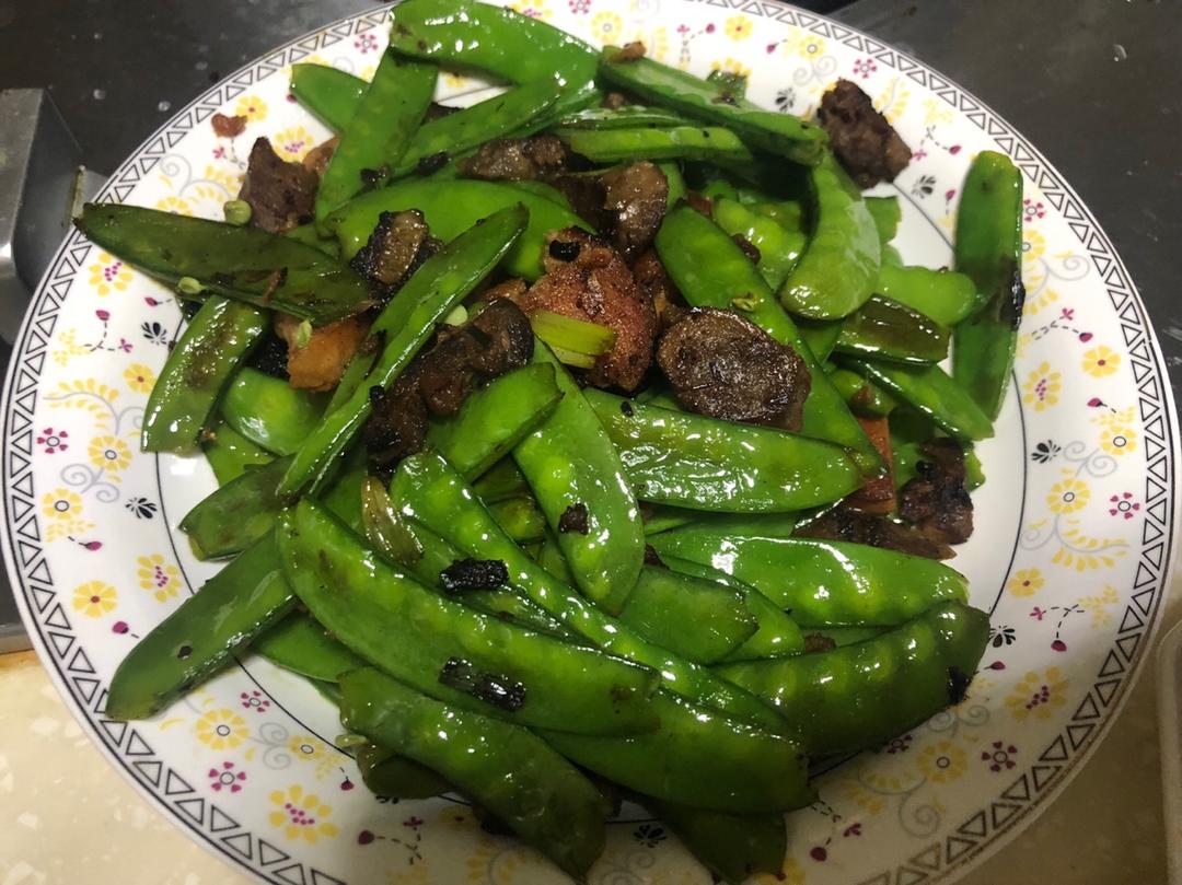 腊肠炒荷兰豆