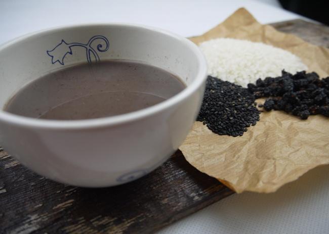 黑芝麻桑葚米糊的做法