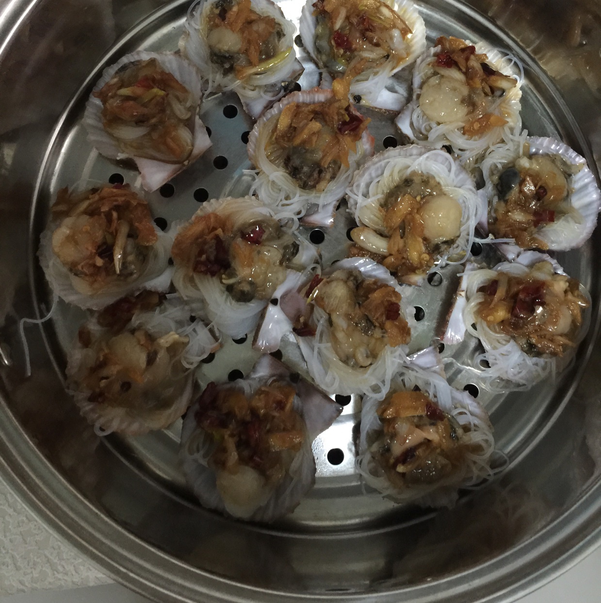 蒜蓉粉丝蒸扇贝