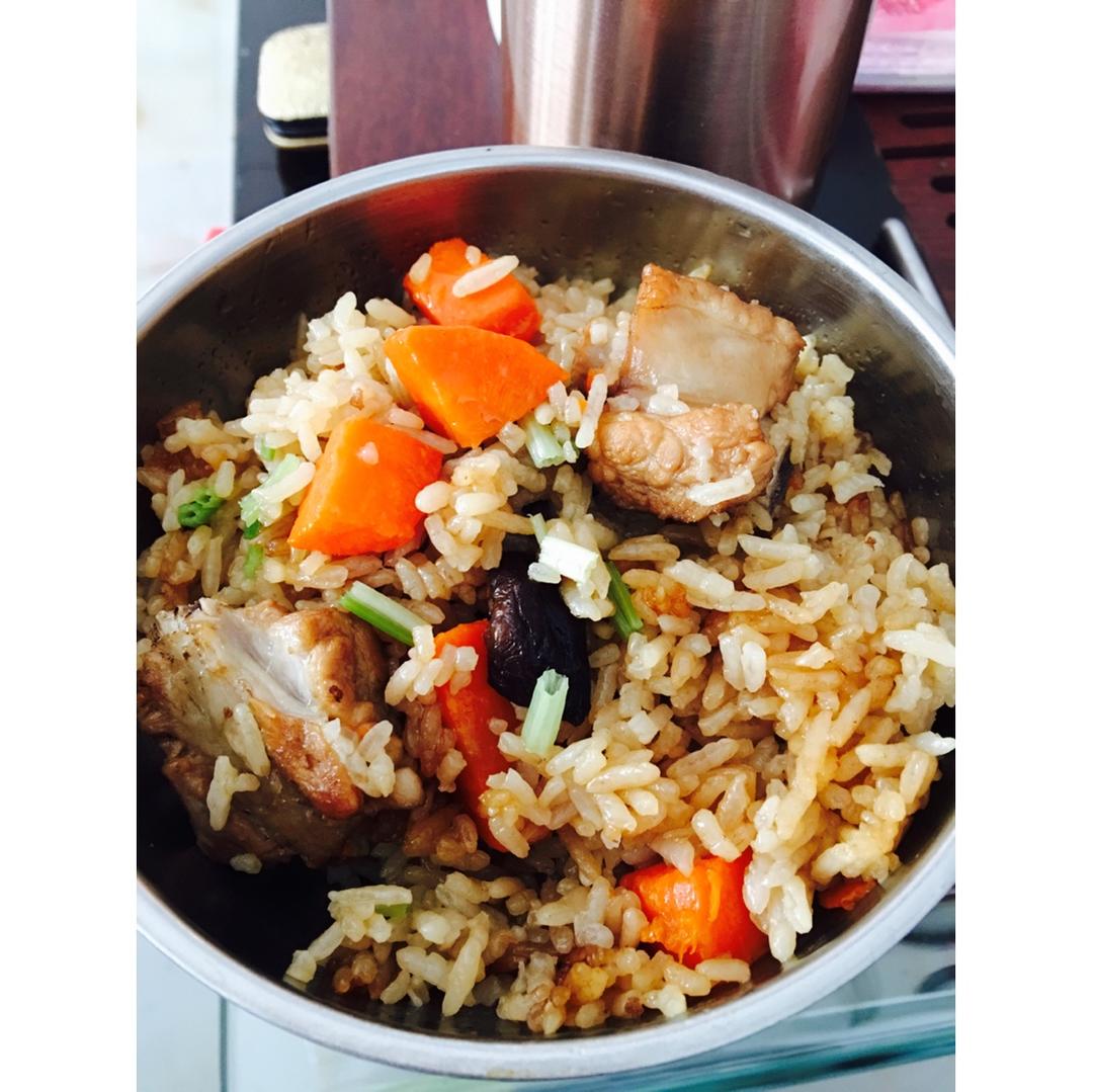 喷香排骨焖饭（爆好吃）
