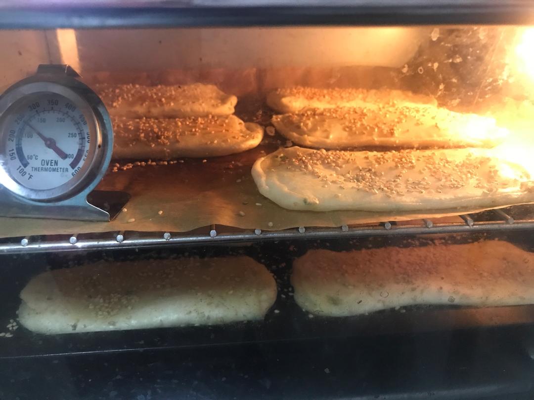 咸味牛舌饼~葱香芝麻小烧饼