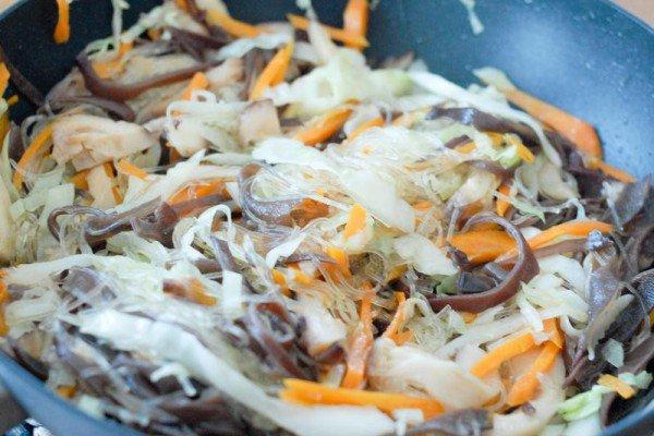 香脆炸春卷的做法 步骤2