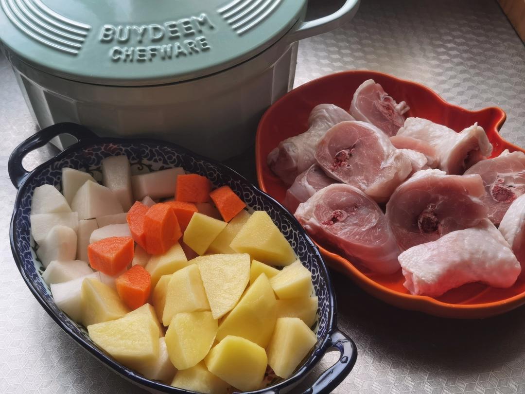 泰式咖喱鸡肉炖土豆萝卜【1月北鼎珐琅锅食谱】