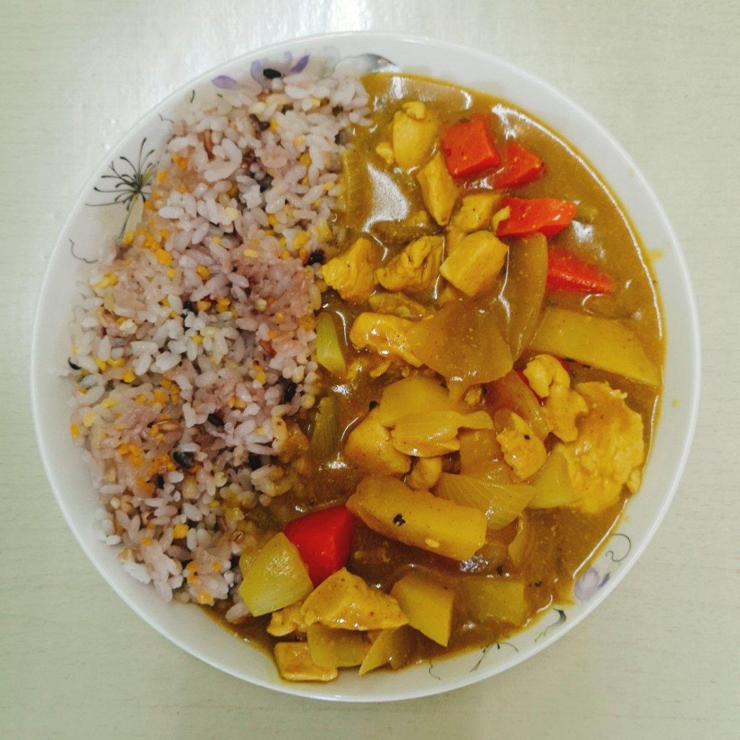 土豆咖喱鸡肉饭