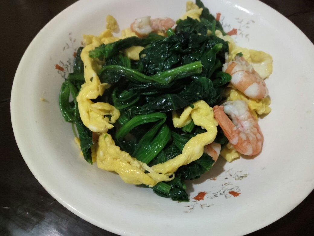 菠菜虾仁炒鸡蛋