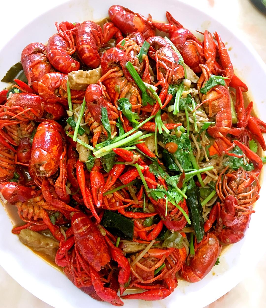 伊豆007做的黄油蒜蓉小龙虾麻辣小龙虾