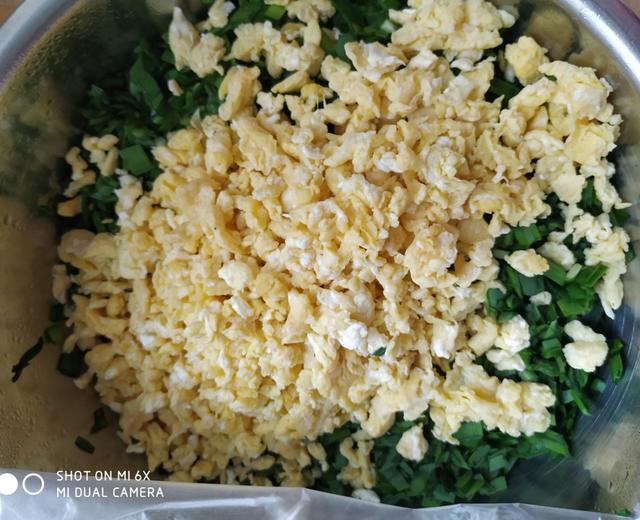 快手早餐美味韭菜鸡蛋饼的做法