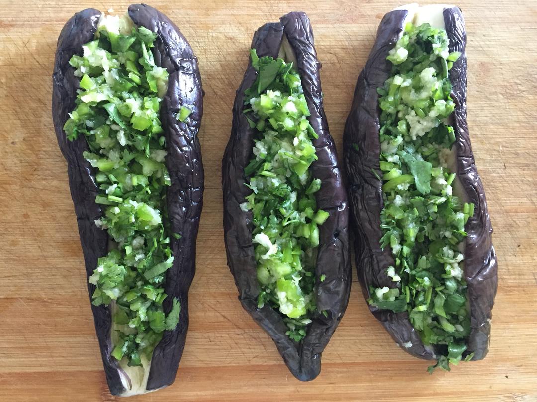 【腌制】蒜、尖椒，香菜、茄子🍆的做法