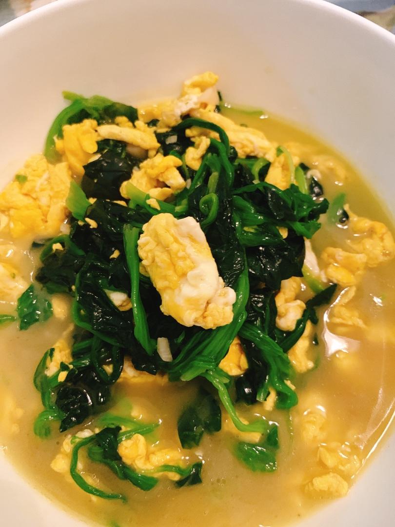 飘走的云彩做的菠菜炒鸡蛋