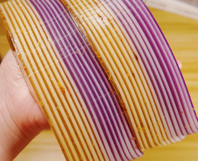 高颜值中式点心搭配，紫薯桂花椰汁千层糕