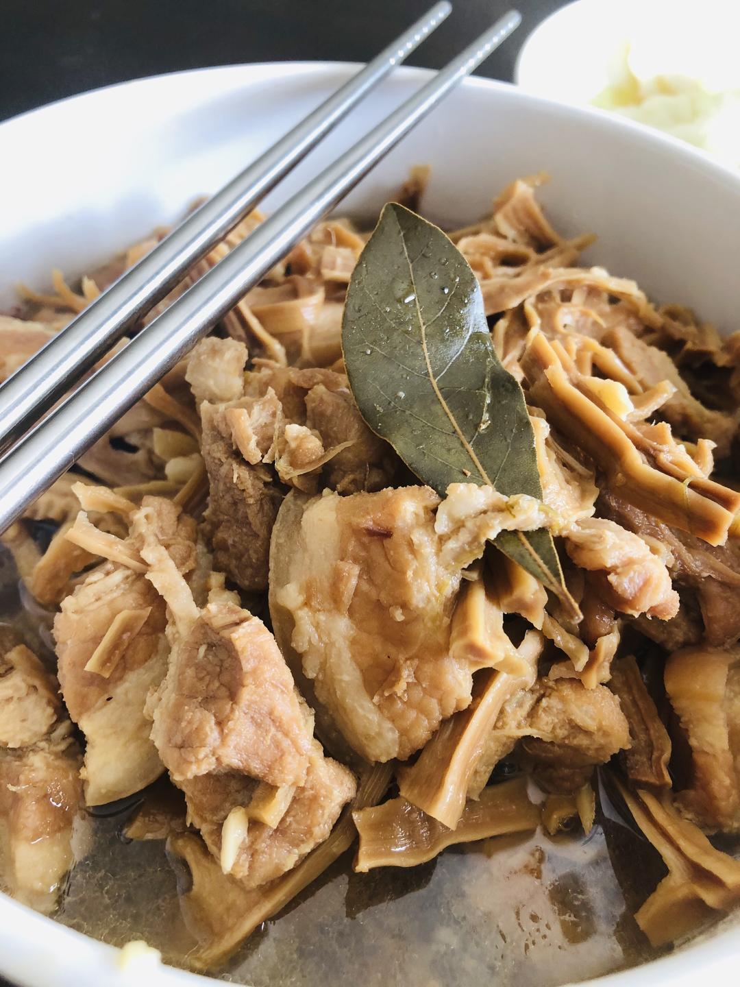 笋干五花肉的做法