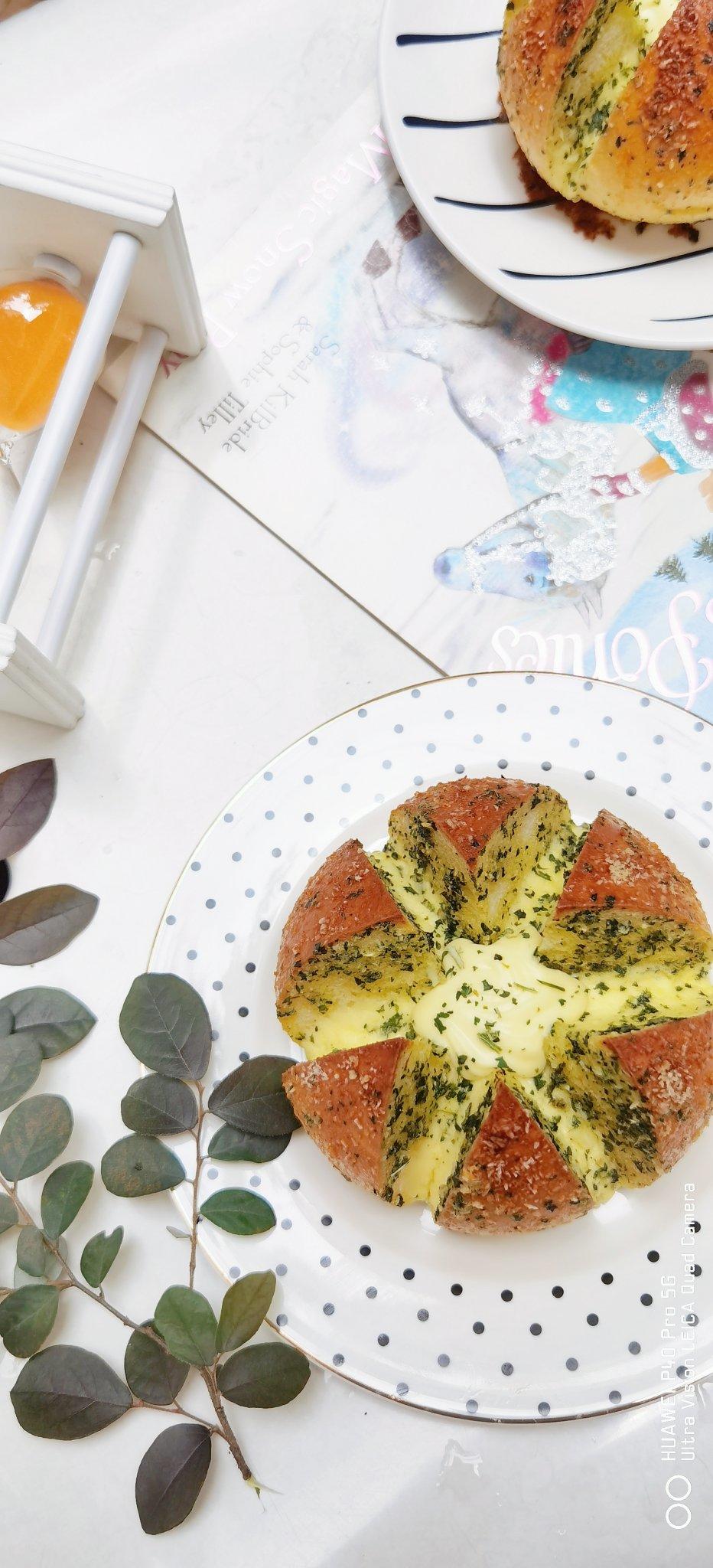 火爆韩国街头の奶油蒜香包~蒜香四溢邻家小孩馋哭了的面包