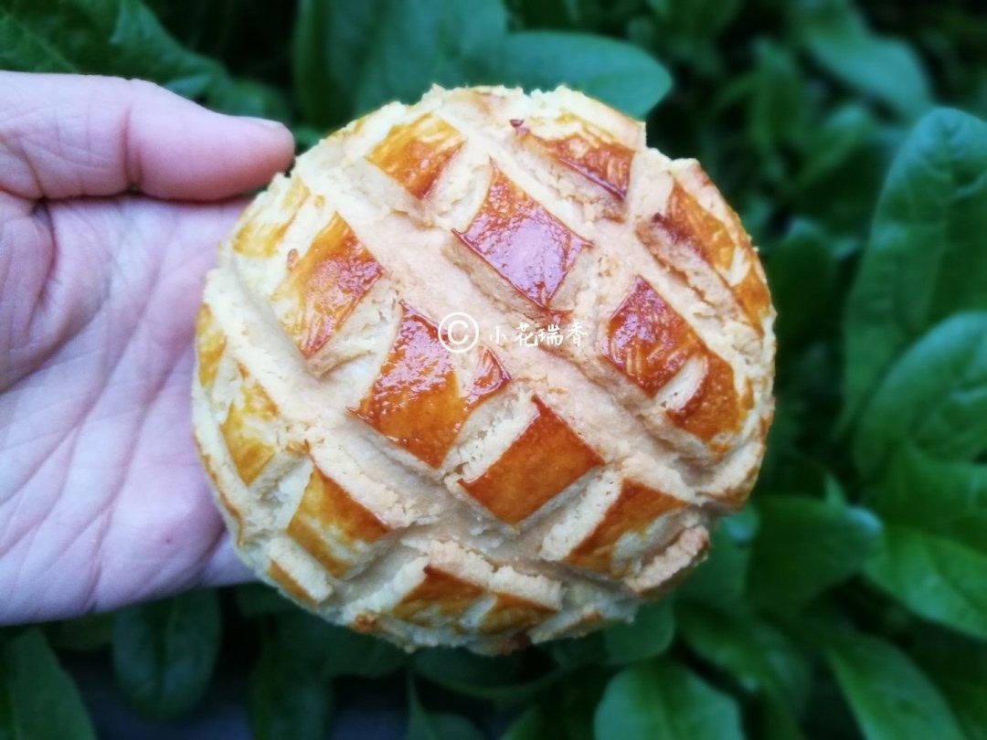 好吃到炸裂的港式菠萝包（附带制作酥皮的小视频）