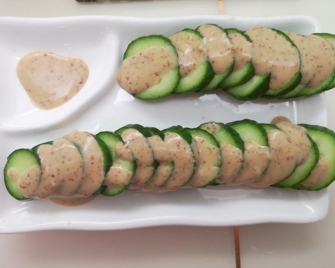 超简单超美味的黄瓜沙拉的做法