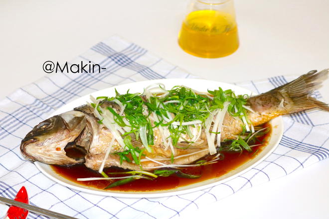 清蒸鱼/适用于各种鱼🐠（年夜饭必备硬菜）@Makin-的做法