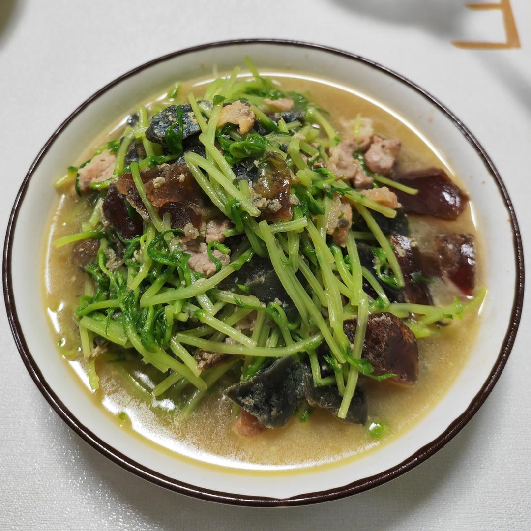 上汤皮蛋豆苗