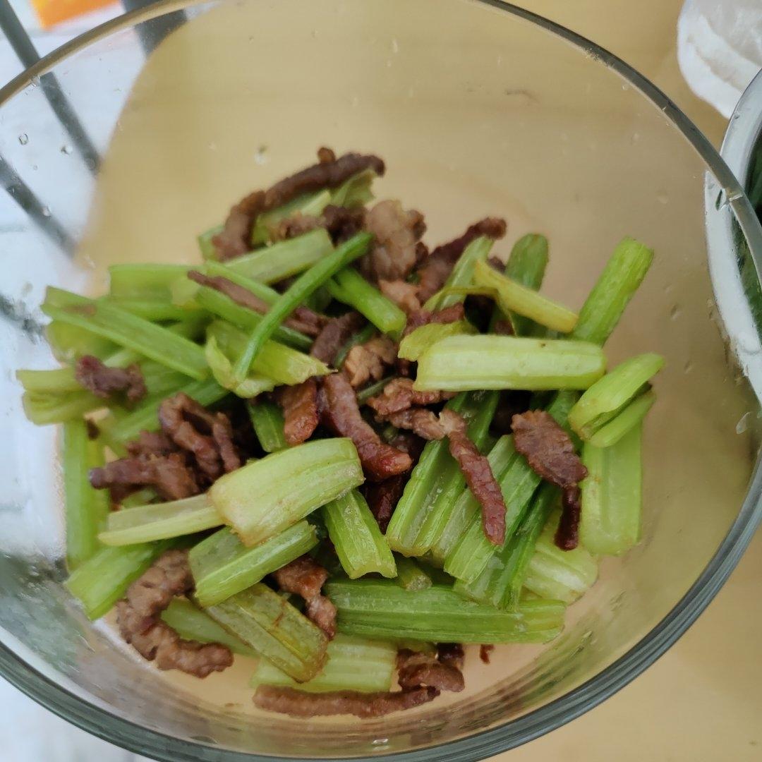 芹菜炒肉丝