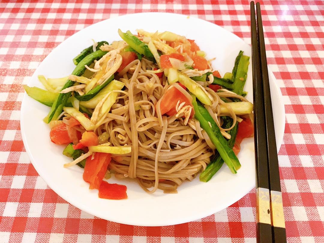 鸡丝凉拌荞麦面的做法