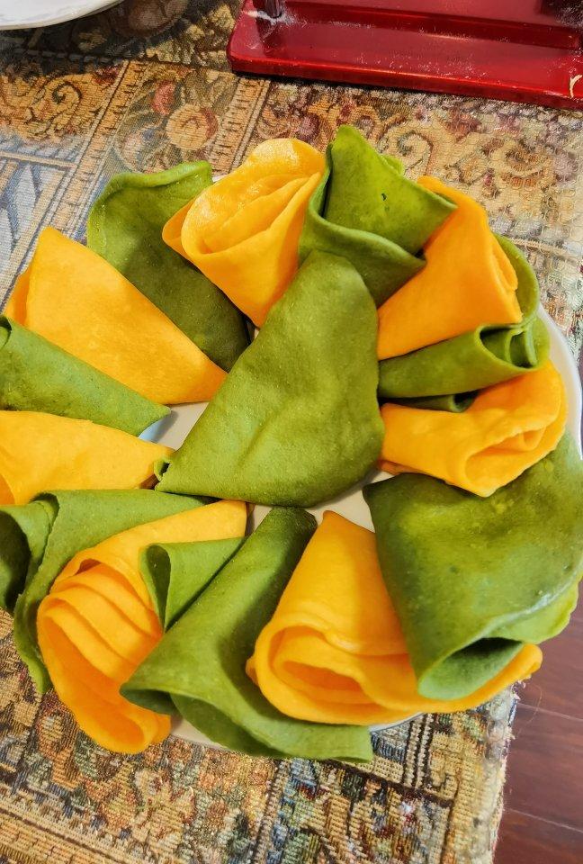 白泉泉做的彩色蔬菜无水面团 彩色面团 可以做什么营养早餐 快手早餐