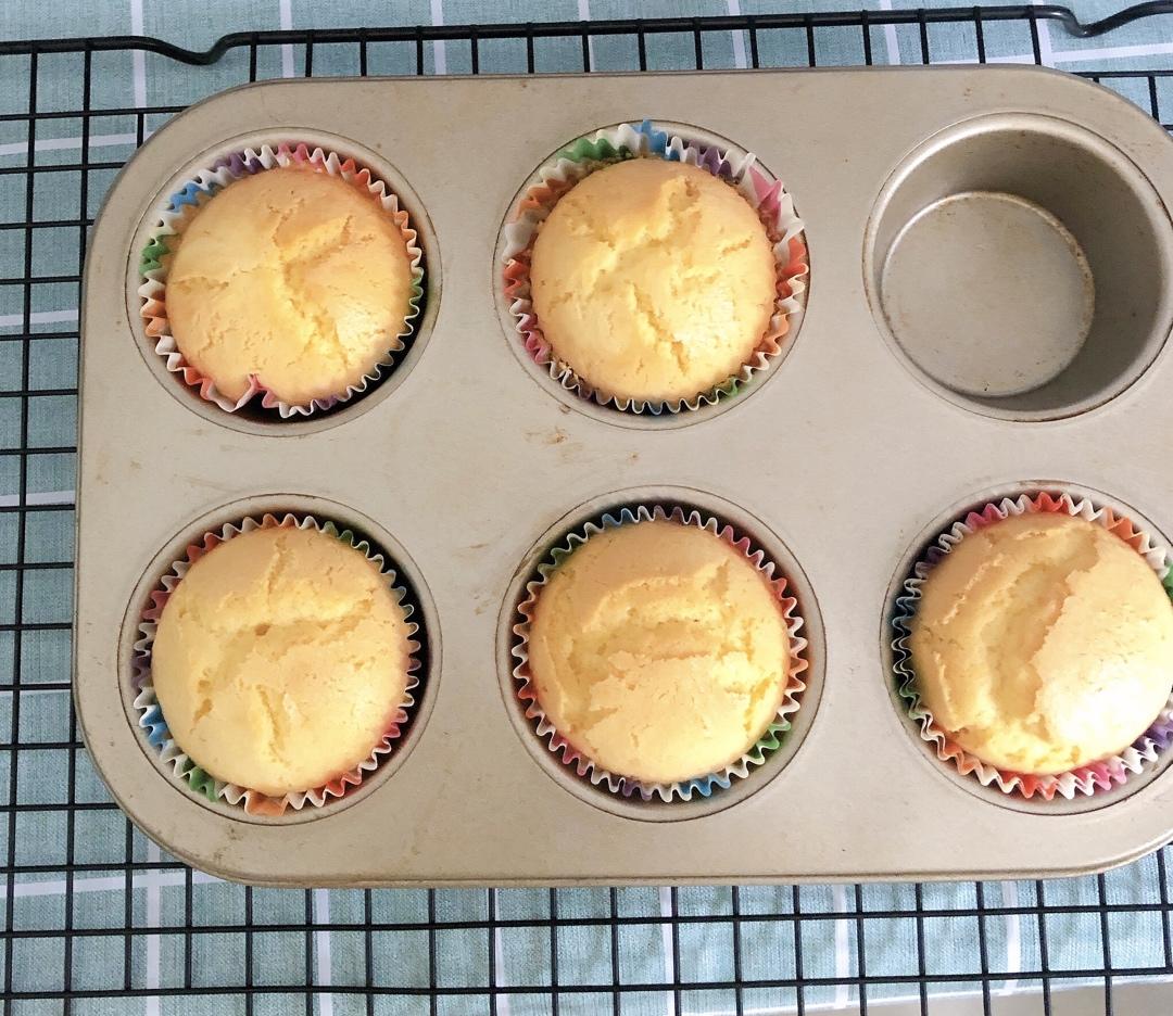 网红奶油纸杯蛋糕（八寸戚风蛋糕版）
