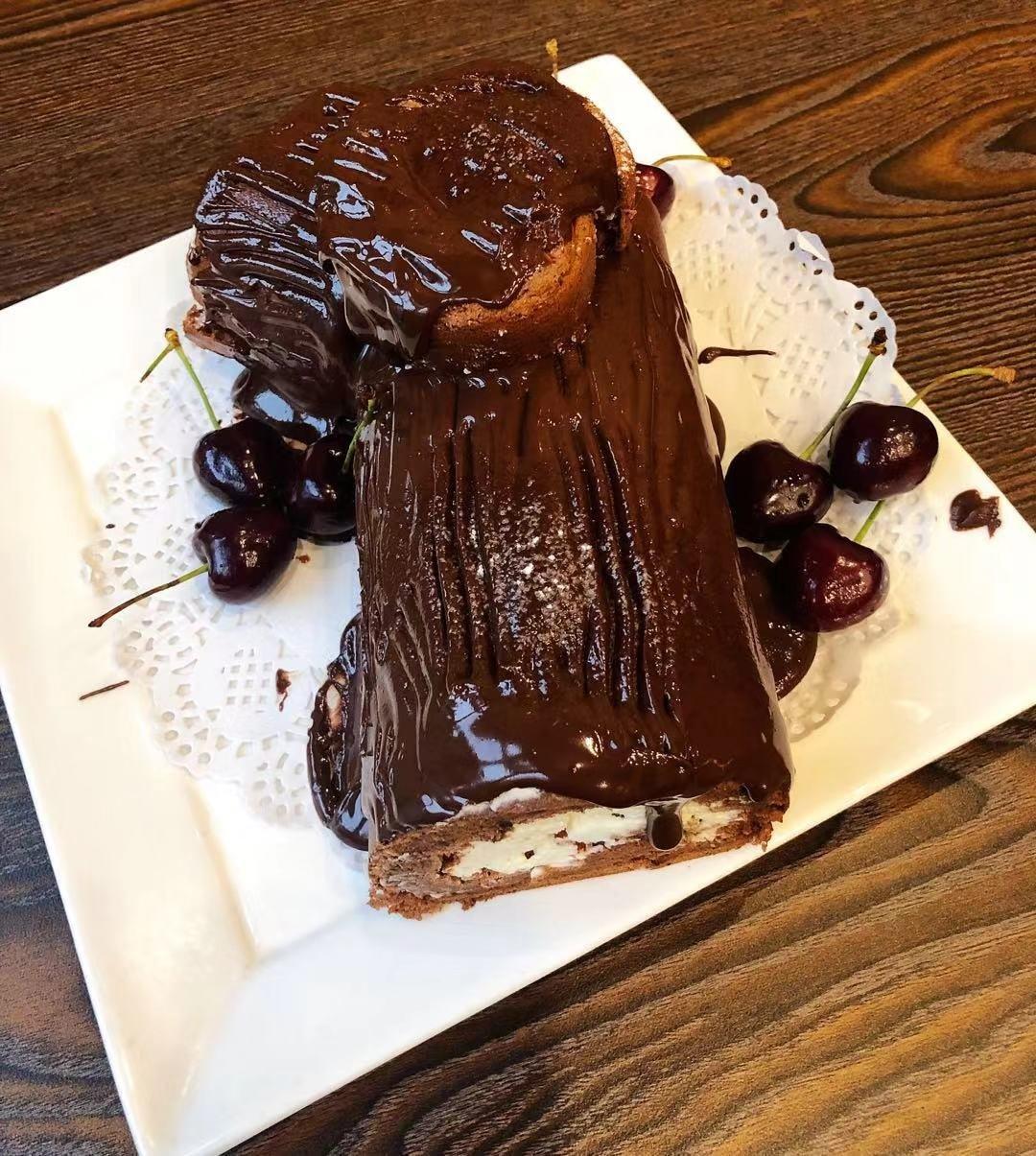 超好吃的圣诞节树干蛋糕叫树桩蛋糕也可哈